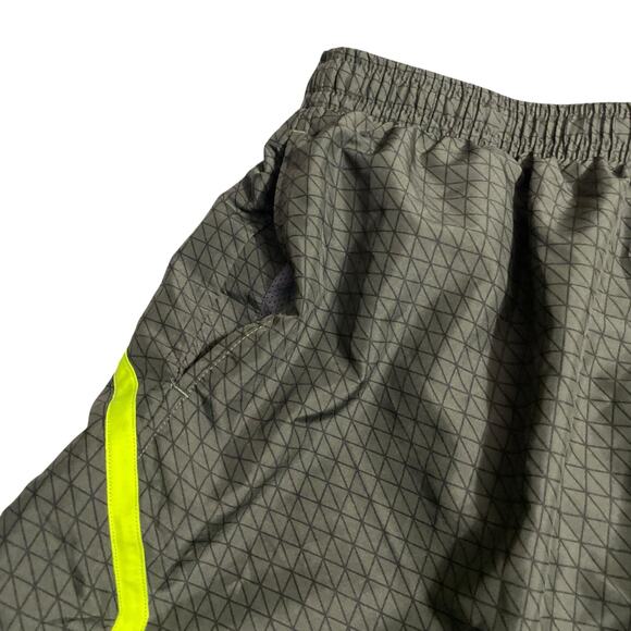 Under Armour Mens Athletic Shorts Size XL Heat Gear Fitted Lined Green Pockets - Picture 4 of 13